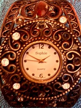 Bronze-Tone Ornate Decorative Clock